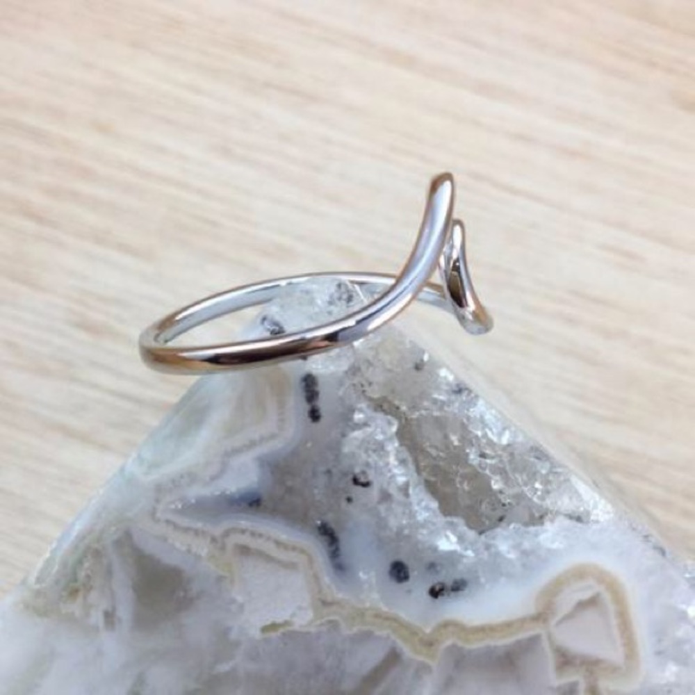 Wave Ring - Picture 4 of 5